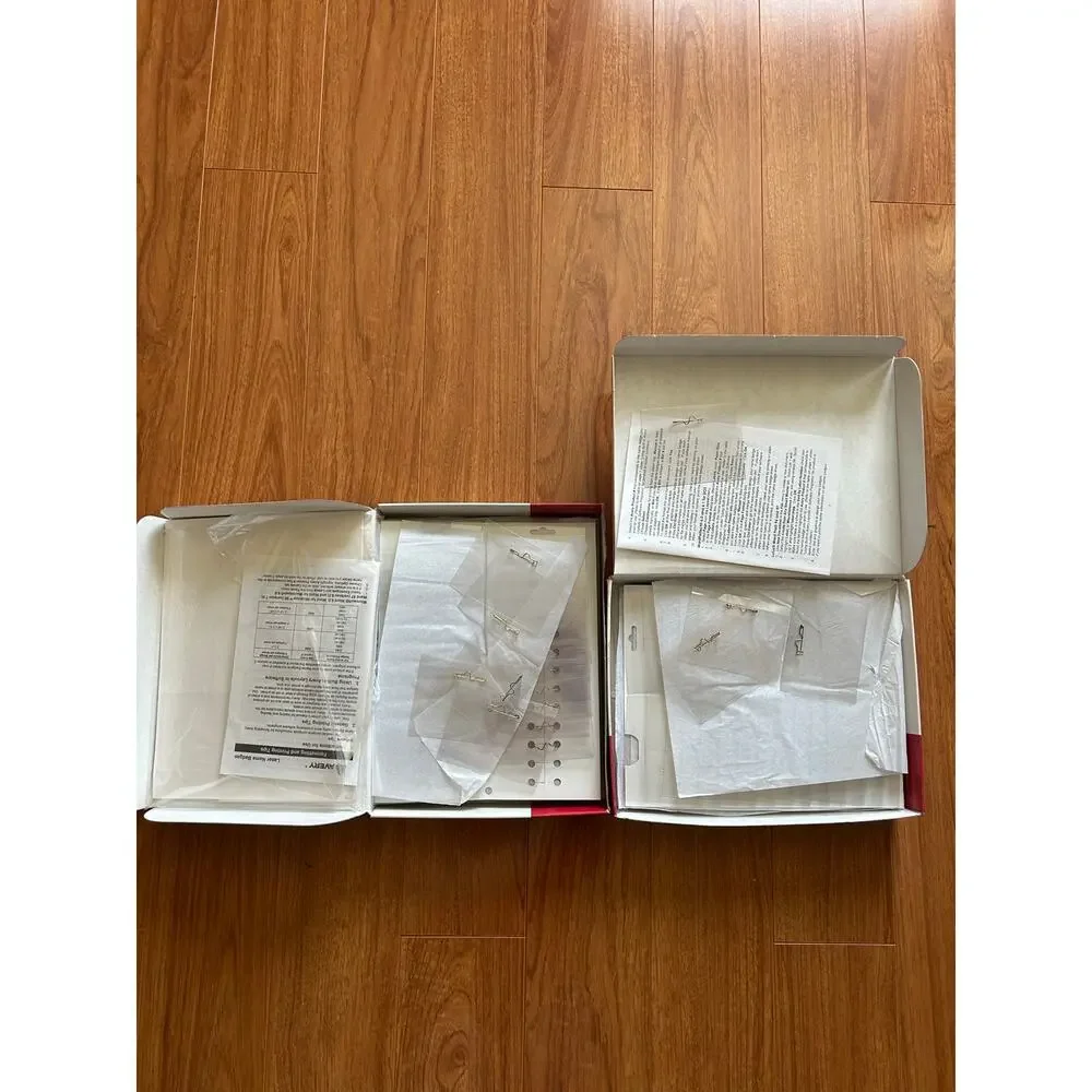 Avery Pin Style Name Badges CB7-4C - Opened Boxes 200 badges & 8 sheets